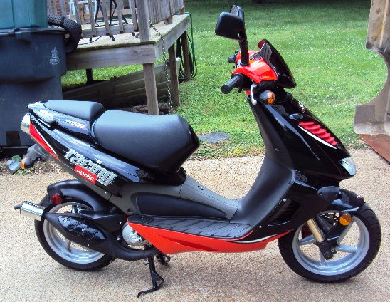 Aprilia SR50 003.JPG