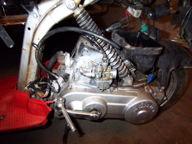 hey give it a shot / no fuel lines no oil lines ?