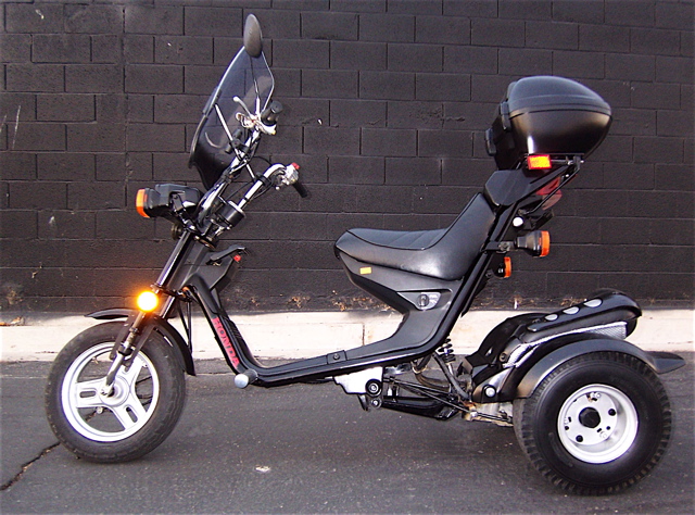 Dont know if you can see the decals on the  frame too well in this photo ?