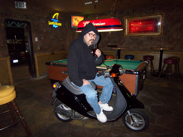 Gryo was too hard to get in the door of the bar .