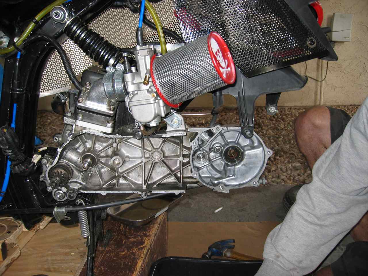 just reposting six's pic.<br />See that tube on the bottom of the carb, where does it go? haha